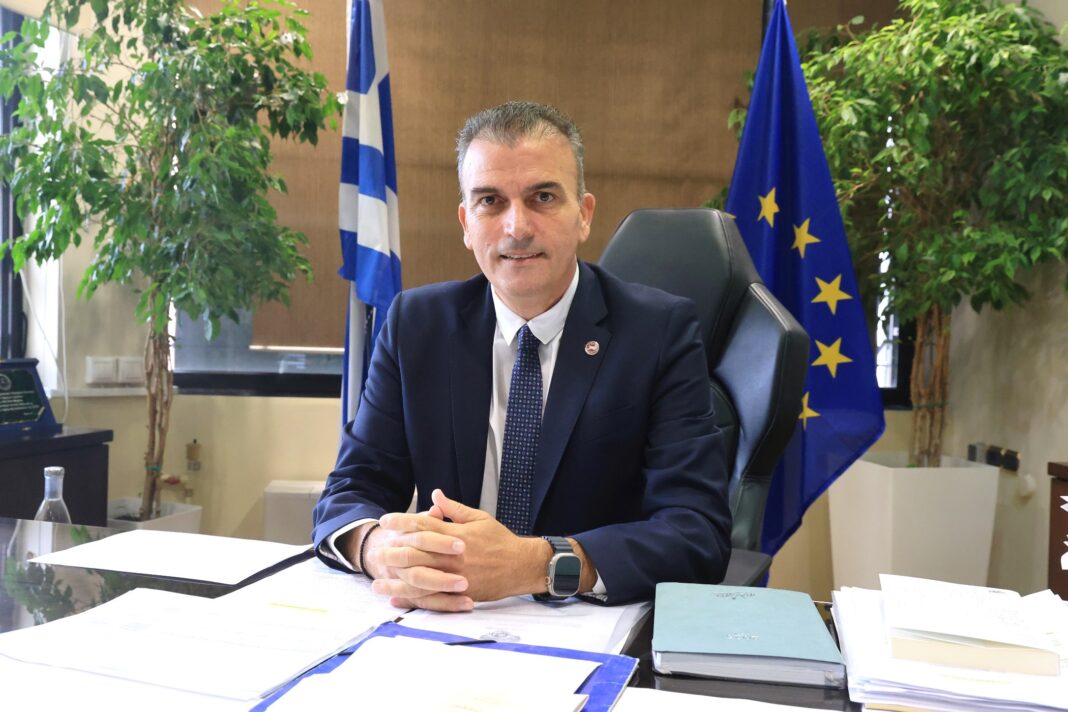 MAMAKOS-PORTRAITO (1) Θ.Μαμάκος: «Κρατούμε ψηλά τις αξίες της δημοκρατίας, της αξιοπρέπειας και της συλλογικής δύναμης»