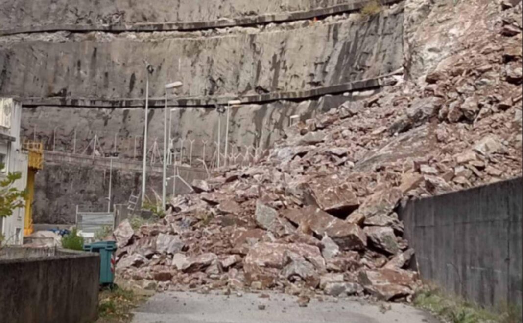 Τρίκαλα: 55χρονος εγκλωβίστηκε σε ερημωμένο χωριό μετά από κατολίσθηση