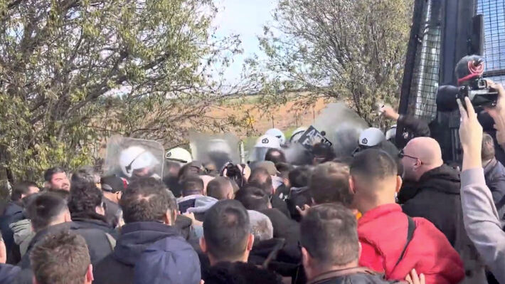 ΚΚΕ Ανακοίνωση του Γραφείου Τύπου για τις κινητοποιήσεις των βιοπαλαιστών αγροτών και την κυβερνητική καταστολή