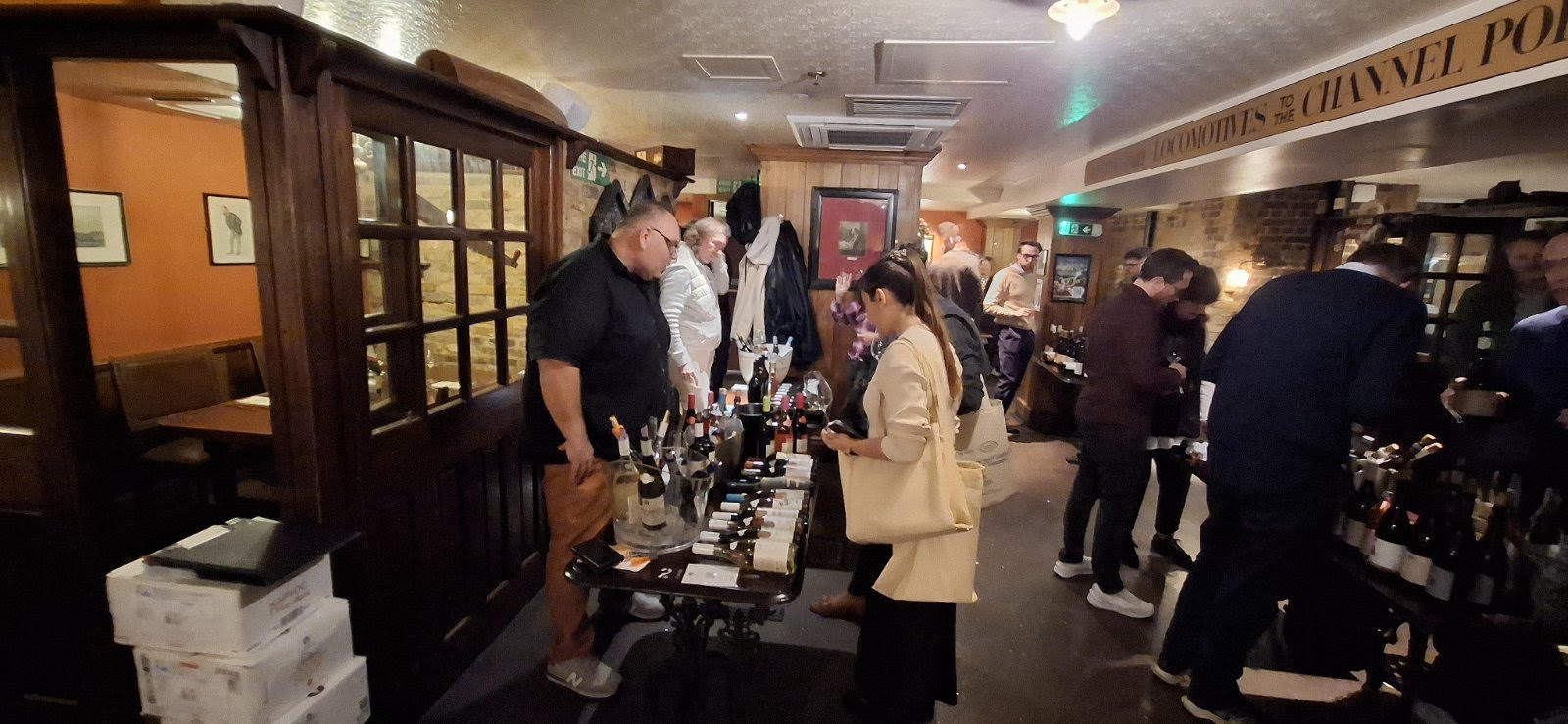 Εντυπωσίασε η Περιφέρεια Θεσσαλίας παρουσιάζοντας τα κρασιά της στο Λονδίνο