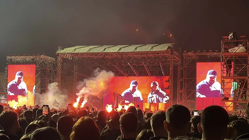 Λεξ: «Φωτιά» το Καυτανζόγλειο με περισσότερους από 45.000 θεατές στη συναυλία