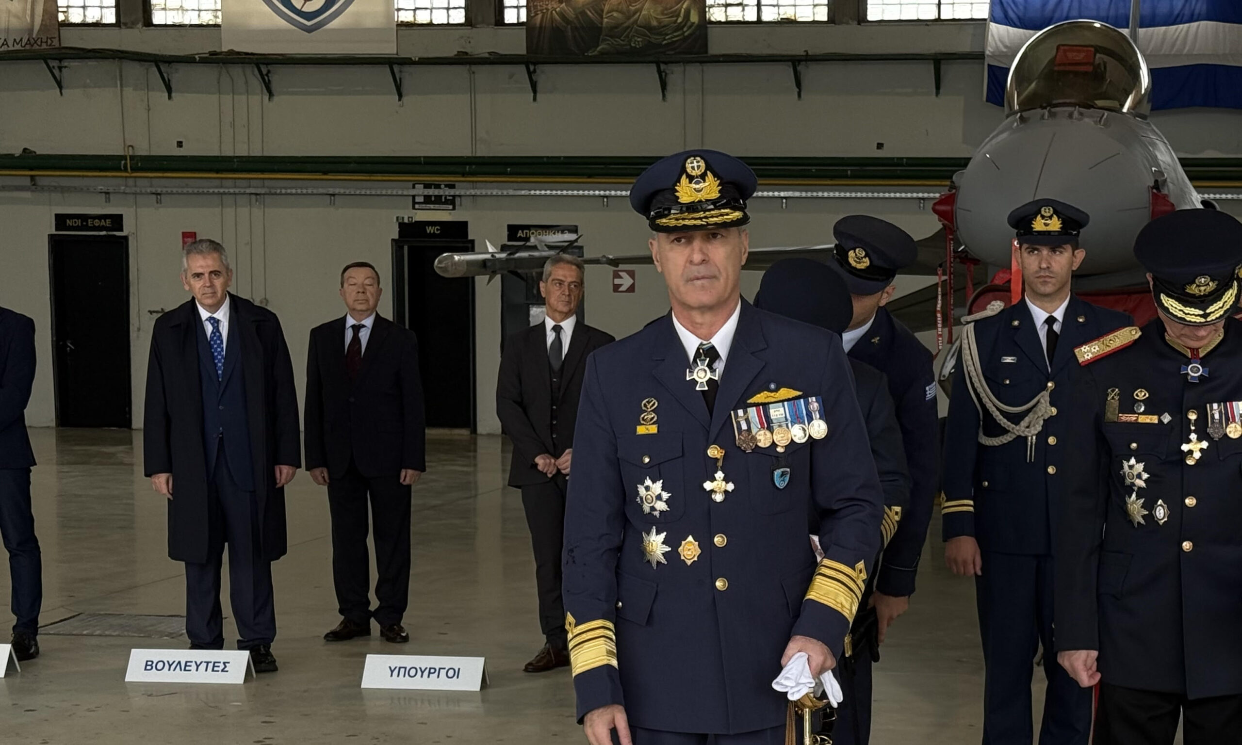 ΜΑΞΙΜΟΣ ΧΑΡΑΚΟΠΟΥΛΟΣ:Τα ελληνικά φτερά ασπίδα προστασίας έναντι κάθε επιβουλής
