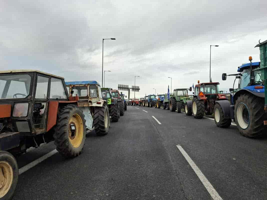 mploko nikaias 2025_20251206_135350_copy_2200x1650 Αγροτικές κινητοποιήσεις - Μπλοκο Νικαιας 2025 - thelarissapaper.gr