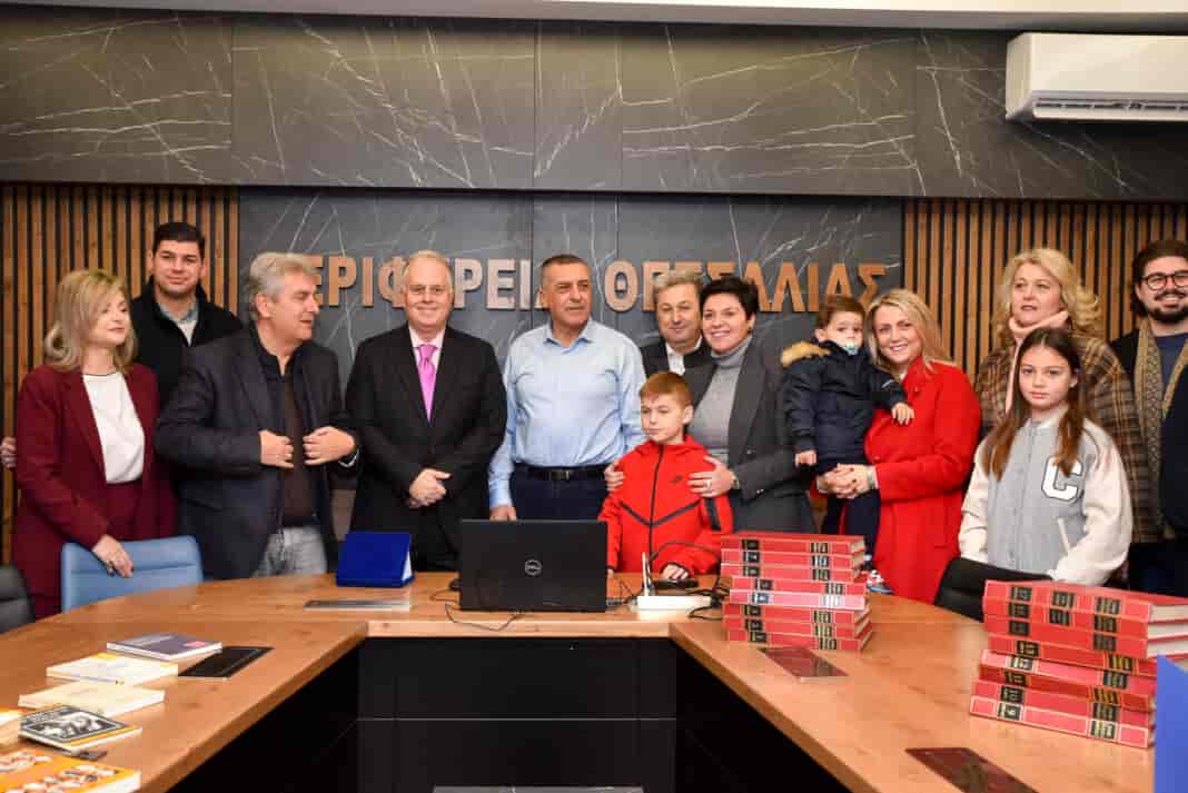 DOM_5665 Στην Βιβλιοθήκη της Σκοπέλου η δωρεά βιβλίων Ε. Σούρλα από το Ρήγαιο Φαρσάλων