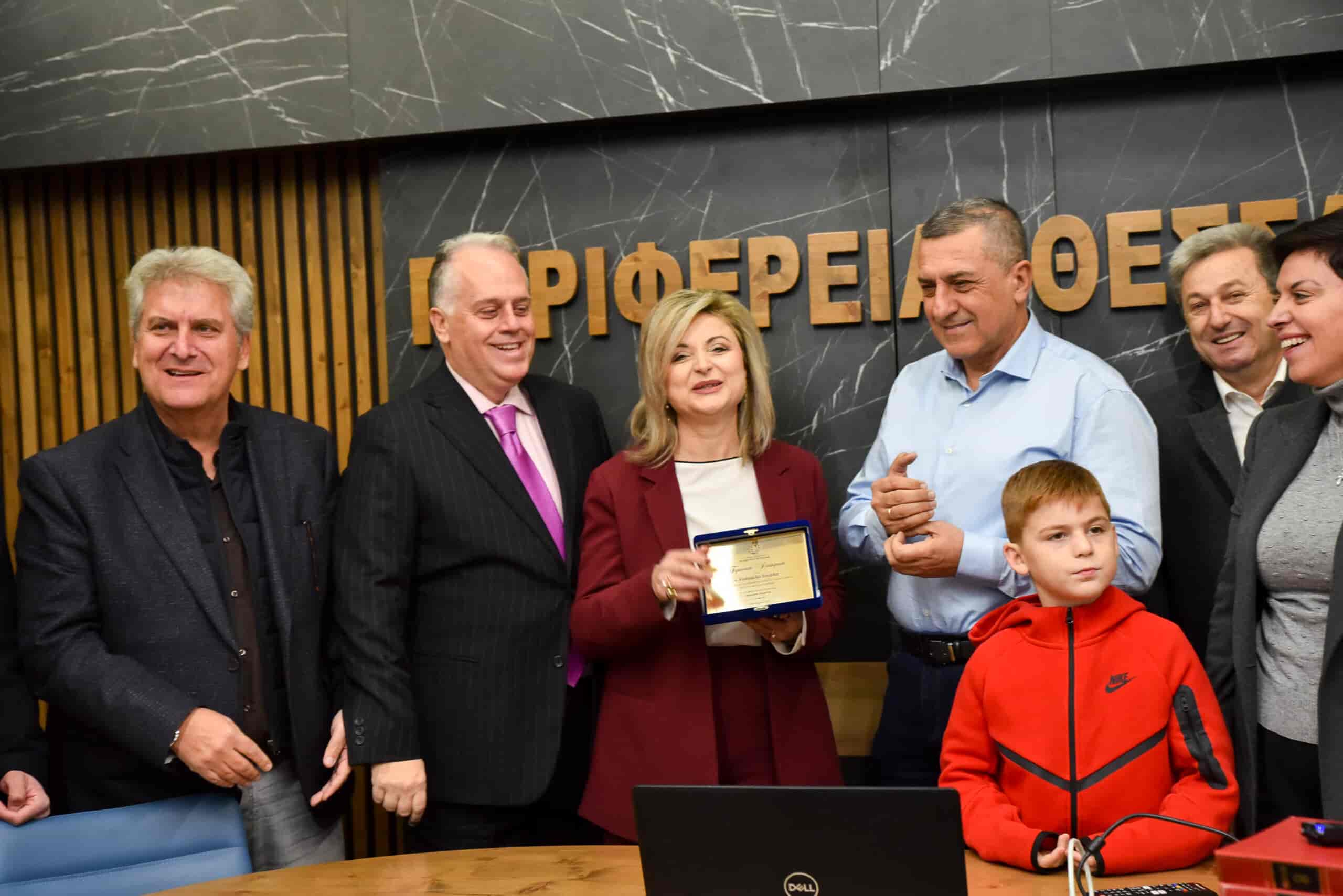 Στην Βιβλιοθήκη της Σκοπέλου η δωρεά βιβλίων Ε. Σούρλα από το Ρήγαιο Φαρσάλων