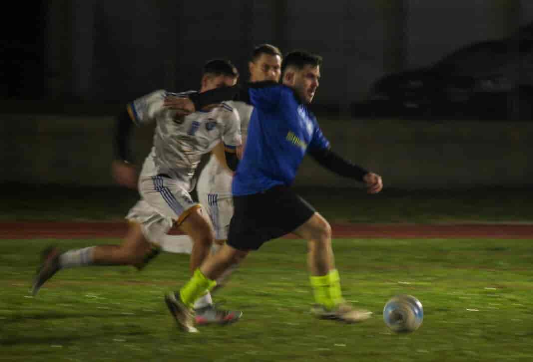 Παλαίμαχοι Αχιλλέα Φαρσάλων και Διεύθυνση Αστυνομίας Λάρισας έδωσαν ποδοσφαιρικό χρώμα στα Φάρσαλα