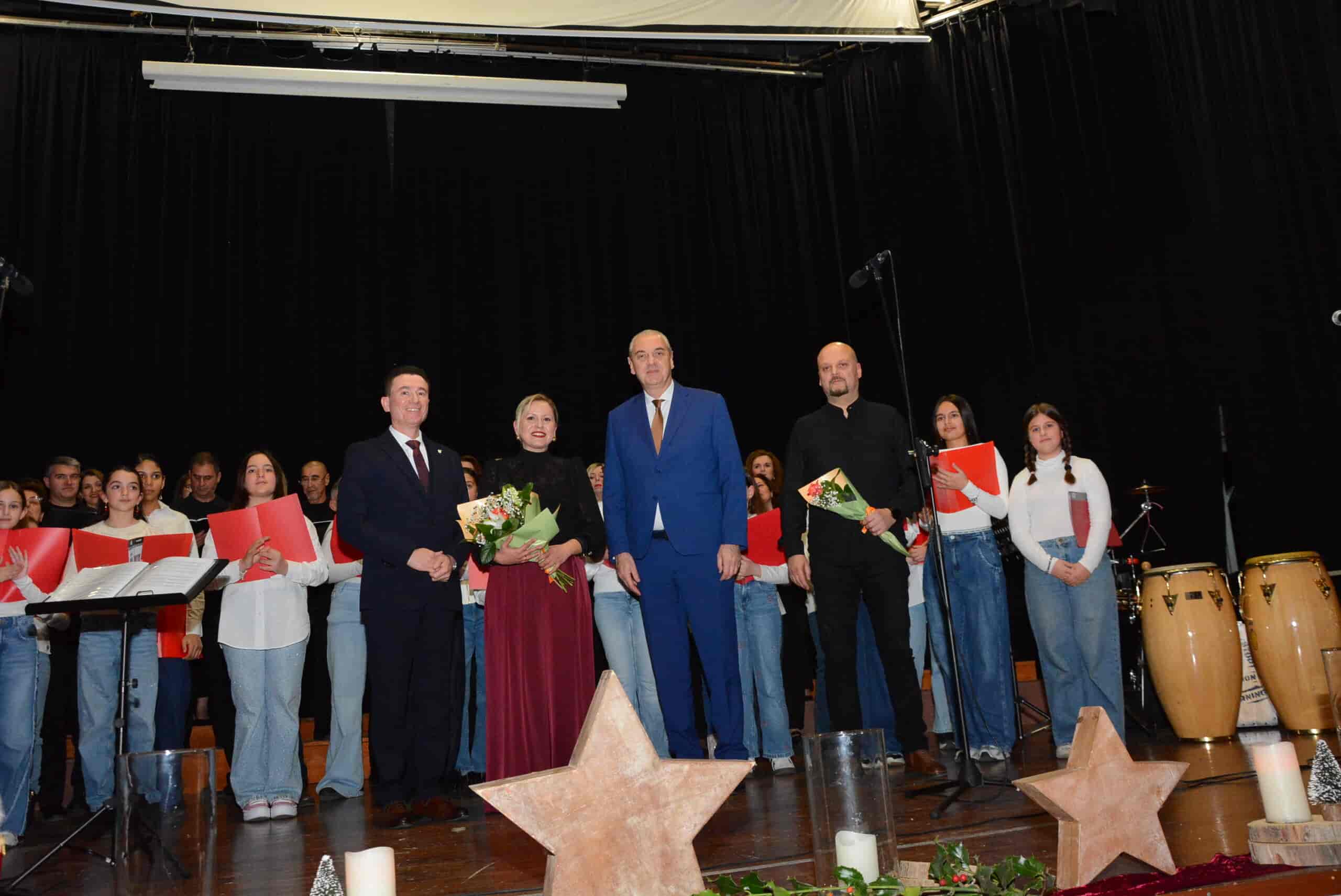 Μάγεψαν τα Χορωδιακά Σύνολα του Δήμου Ελασσόνας