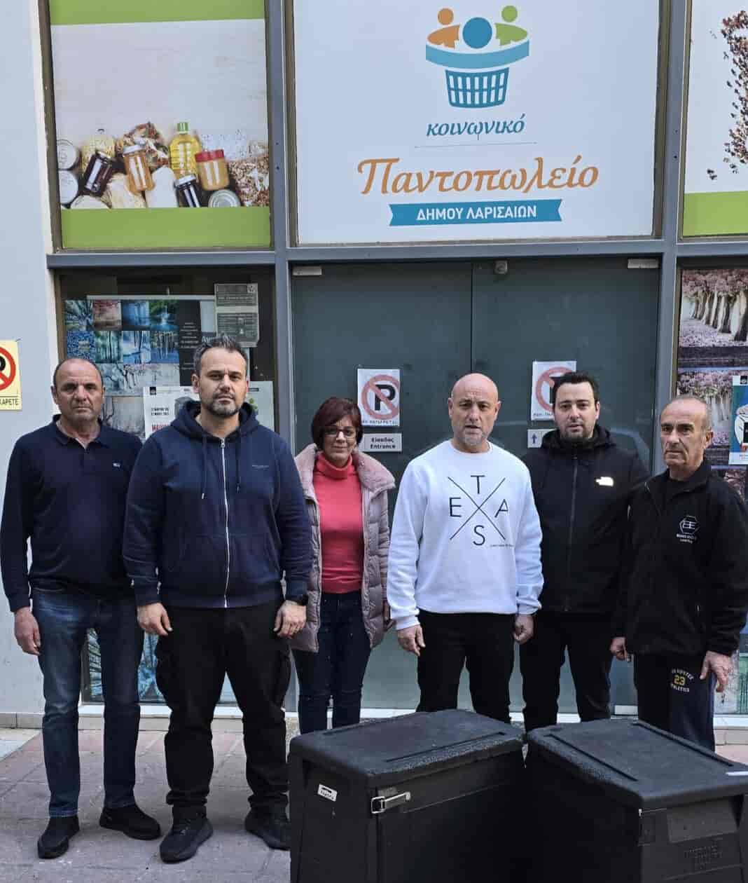 Γεύματα αγάπης προσέφεραν τα εστιατόρια “ΜΑΜΑΚΑΣ”