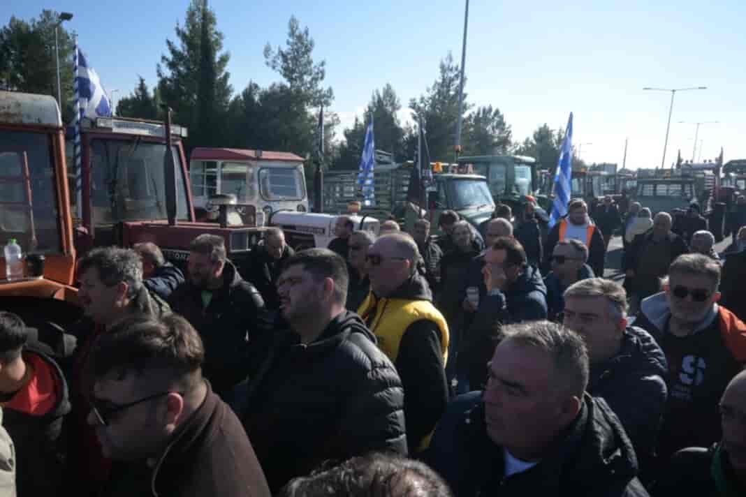 Με δύο επιτροπές ετοιμάζονται να προσέλθουν στο Μαξίμου αγρότες, κτηνοτρόφοι, μελισσοκόμοι και αλιείς