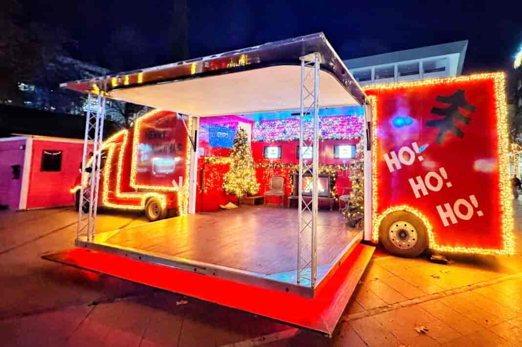 Santa Truck - stand