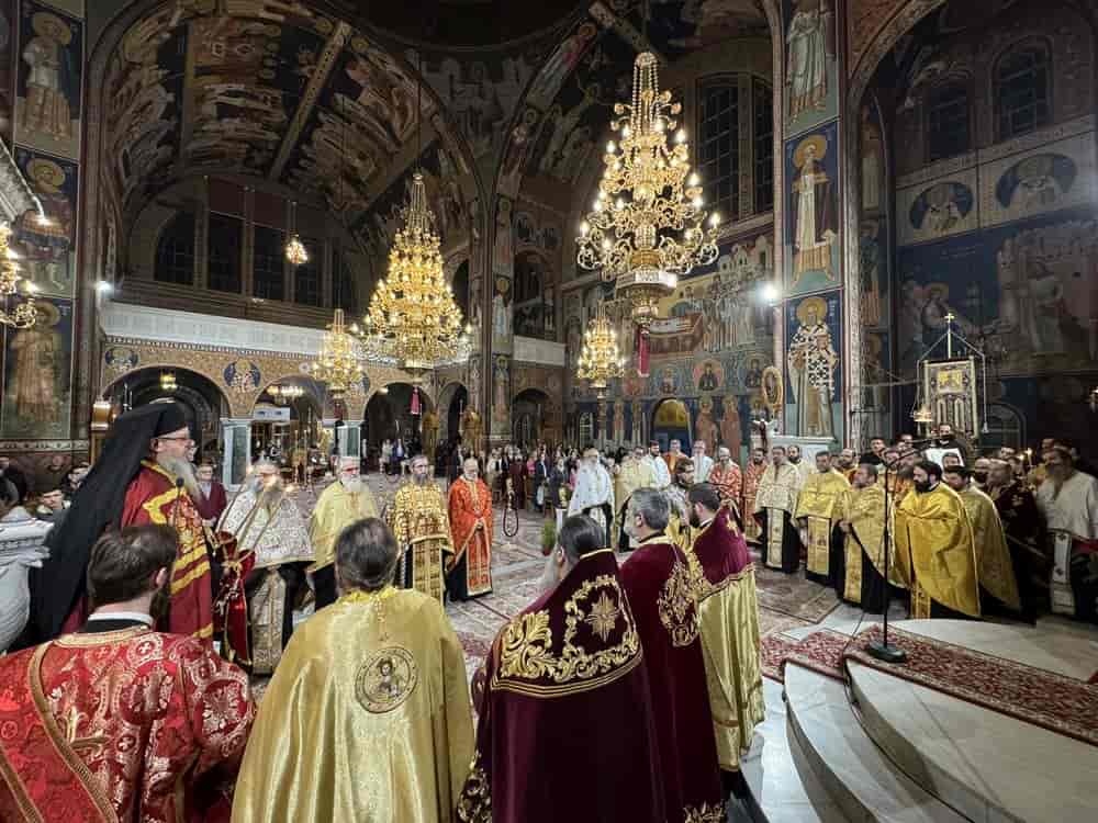 esp-xristougeonnon-2025-7 Ο Μέγας Αρχιερατικός Εσπερινός των Χριστουγέννων στον Ιερό Μητροπολιτικό Ναό Αγίου Αχιλλίου Λαρίσης.