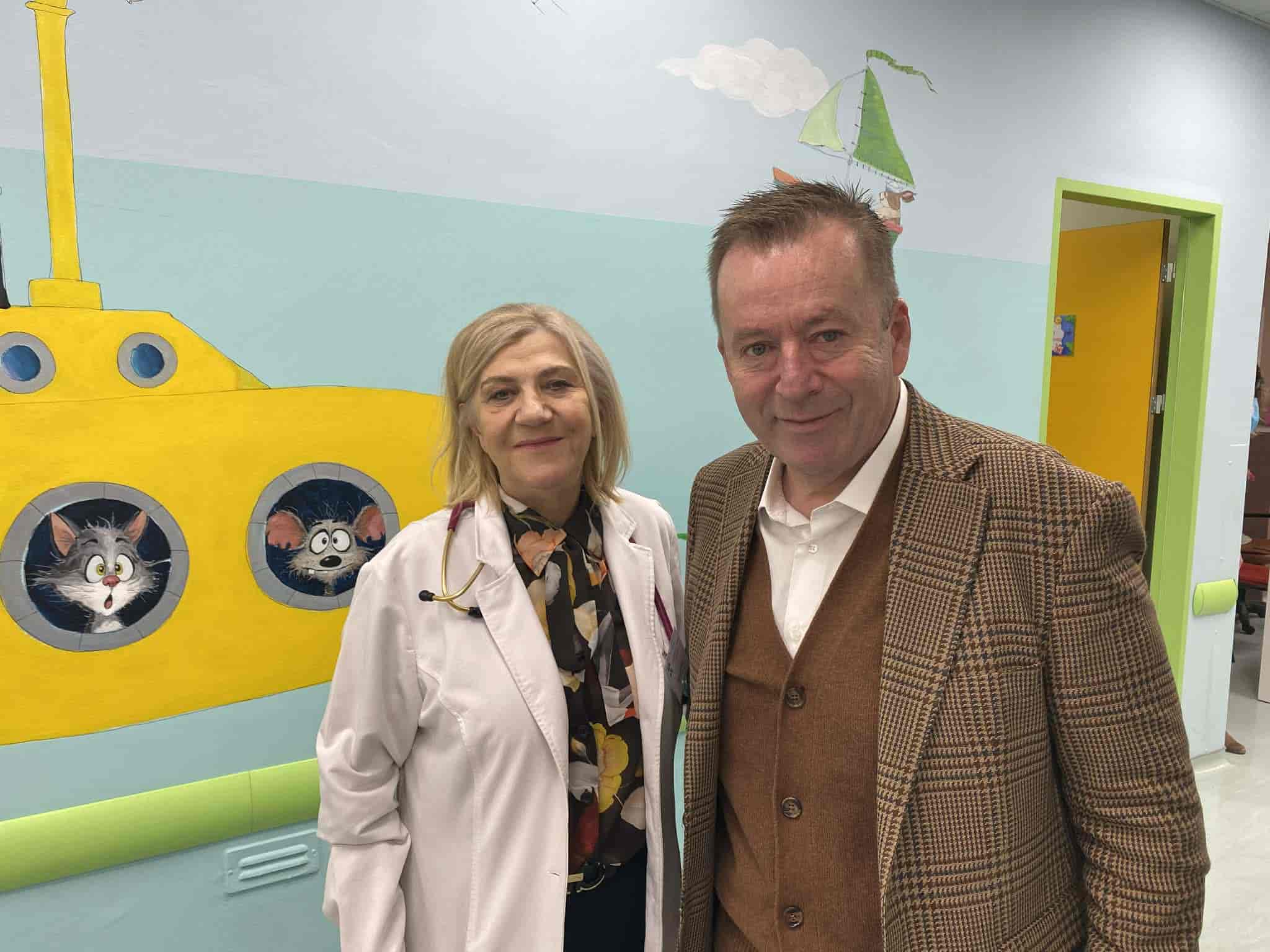 Εθιμοτυπική επίσκεψη του Βασίλη Κόκκαλη στο Γενικό Νοσοκομείο Λάρισας παραμονή των Χριστουγέννων