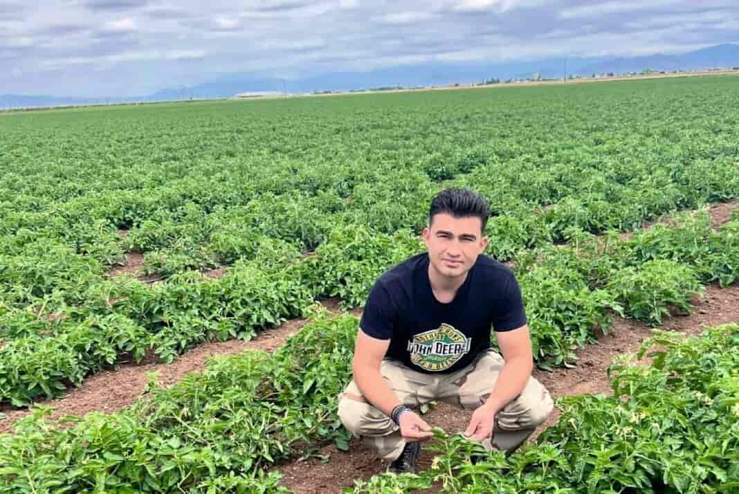 Από την βαριά χτυπημένη Θεσσαλία ο Αγρότης της Χρονιάς, στο μπλόκο της Νίκαιας