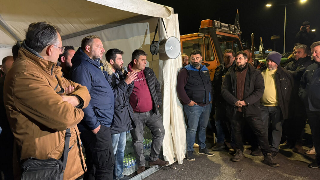 syneleusi-mploko-nikaias-1 Κλιμάκωση του αγώνα με μεγαλύτερη ένταση αποφάσισαν οι αγρότες στη συνέλευση του Μπλόκου Νίκαιας