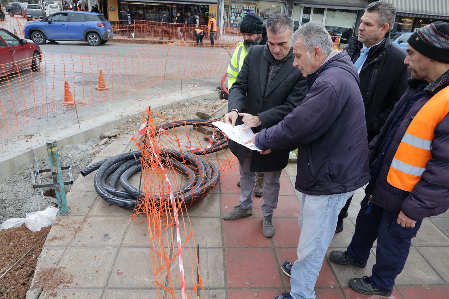 Φανάρια στη συμβολή των οδών Καραολή-Δημητρίου και 1ης Μεραρχίας στη Νεάπολη