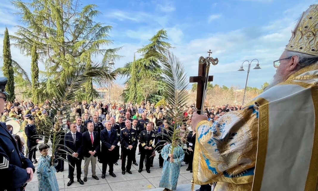 Μ. Χαρακόπουλος στον αγιασμό υδάτων: Να αναβαπτιστούμε στις διαχρονικές αξίες του ελληνισμού