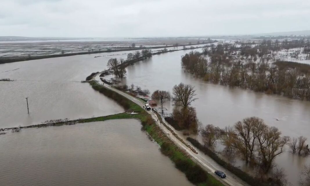 2a545ca8-soufli-plimmira Περισσότερα από 100.000 στρέμματα πλημμύρισαν από την υπερχείλιση του Έβρου