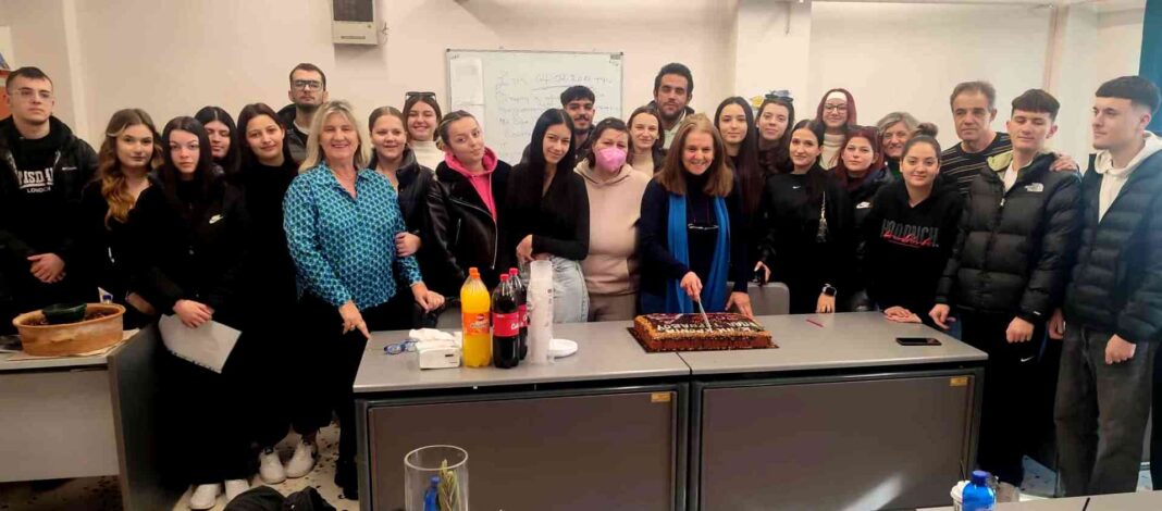 Κοπή πρωτοχρονιάτικης πίτας για το 2026 για τον θεσμό της Μαθητείας, στο 1ο ΕΠΑΛ Τυρνάβου