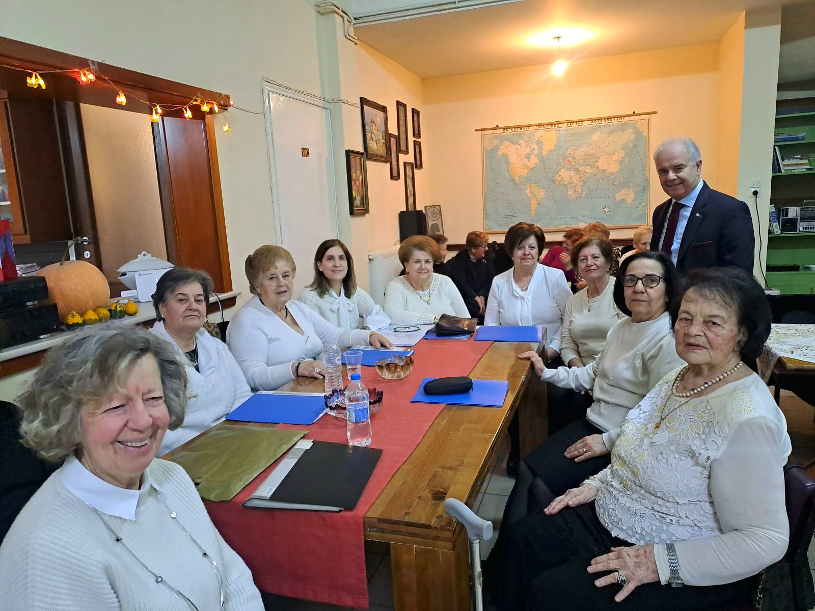 Κοπή Πρωτοχρονιάτικης Πίτας στα ΚΑΠΗ Πυργετού και Αιγάνης παρουσία του Δημάρχου Γ. Μανώλη