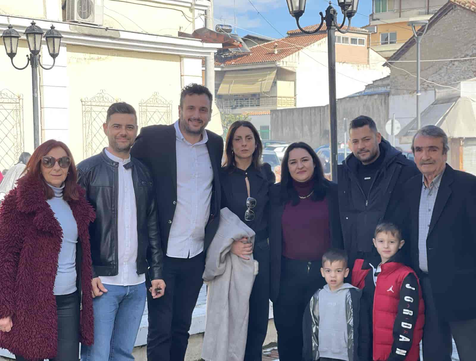 Τσικνοπέμπτη μπροστά από το ΚΑΠΗ Τυρνάβου