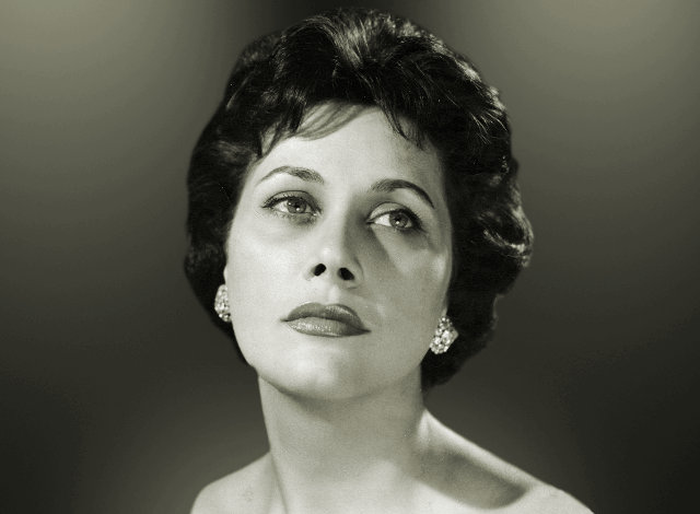 Κυβέλη Θεοχάρη