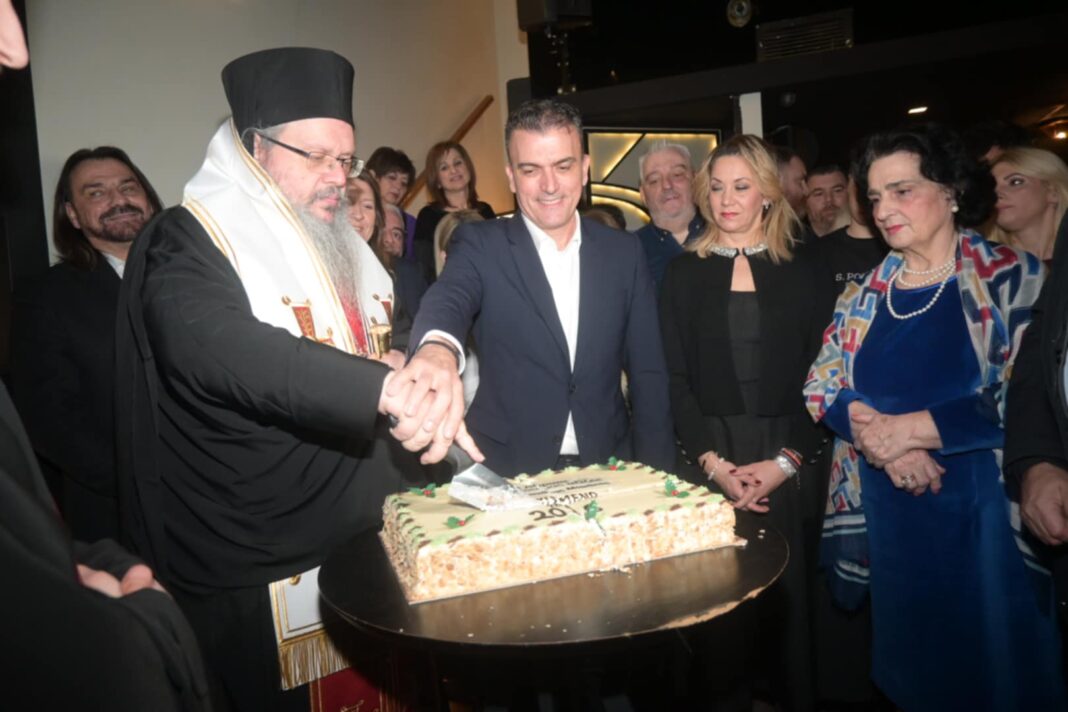 Έκοψε την πρωτοχρονιάτικη πίτα η «Λάρισα που μας αξίζει!»