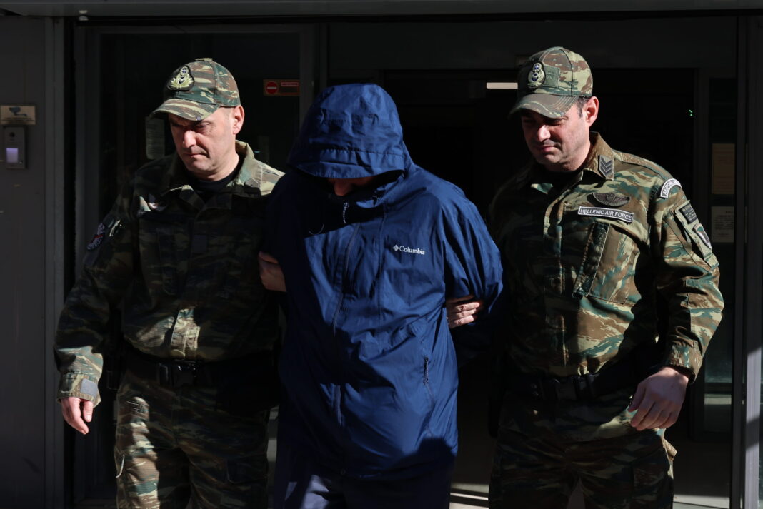 Κατασκοπευτικό θρίλερ: Γυναίκα ο «άνθρωπος-σκιά» στην υπόθεση με τον 54χρονο σμήναρχο