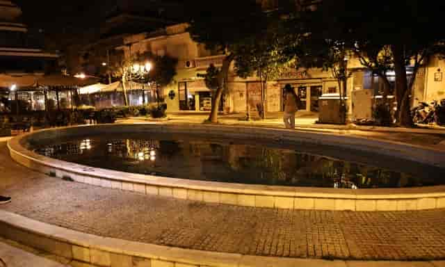 sidrivani kalithea Καλλιθέα: Καλύτερη εικόνα για το κοριτσάκι που έπεσε στο σιντριβάνι