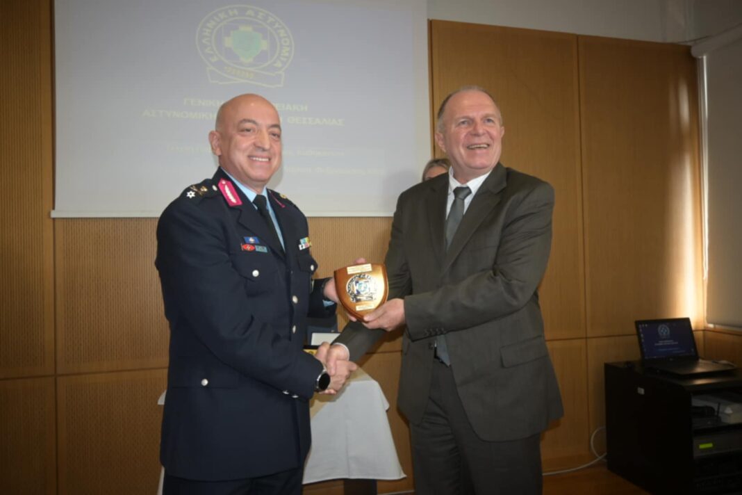 Η τελετή παράδοσης - παραλαβής της διοίκησης της Γενικής Περιφερειακής Αστυνομικής Διεύθυνσης Θεσσαλίας (ΒΙΝΤΕΟ & ΦΩΤΟ)