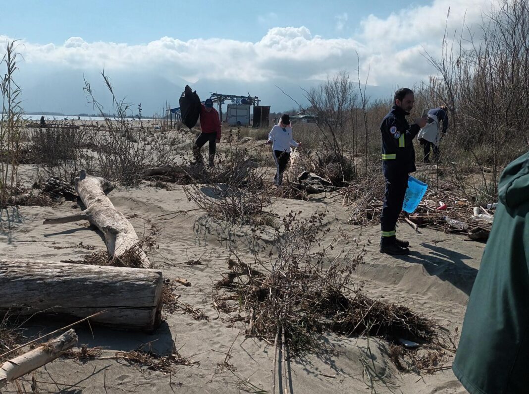 500 κιλά λιγότερα πλαστικά στον Πηνειό, στη Λάρισα και το Δέλτα