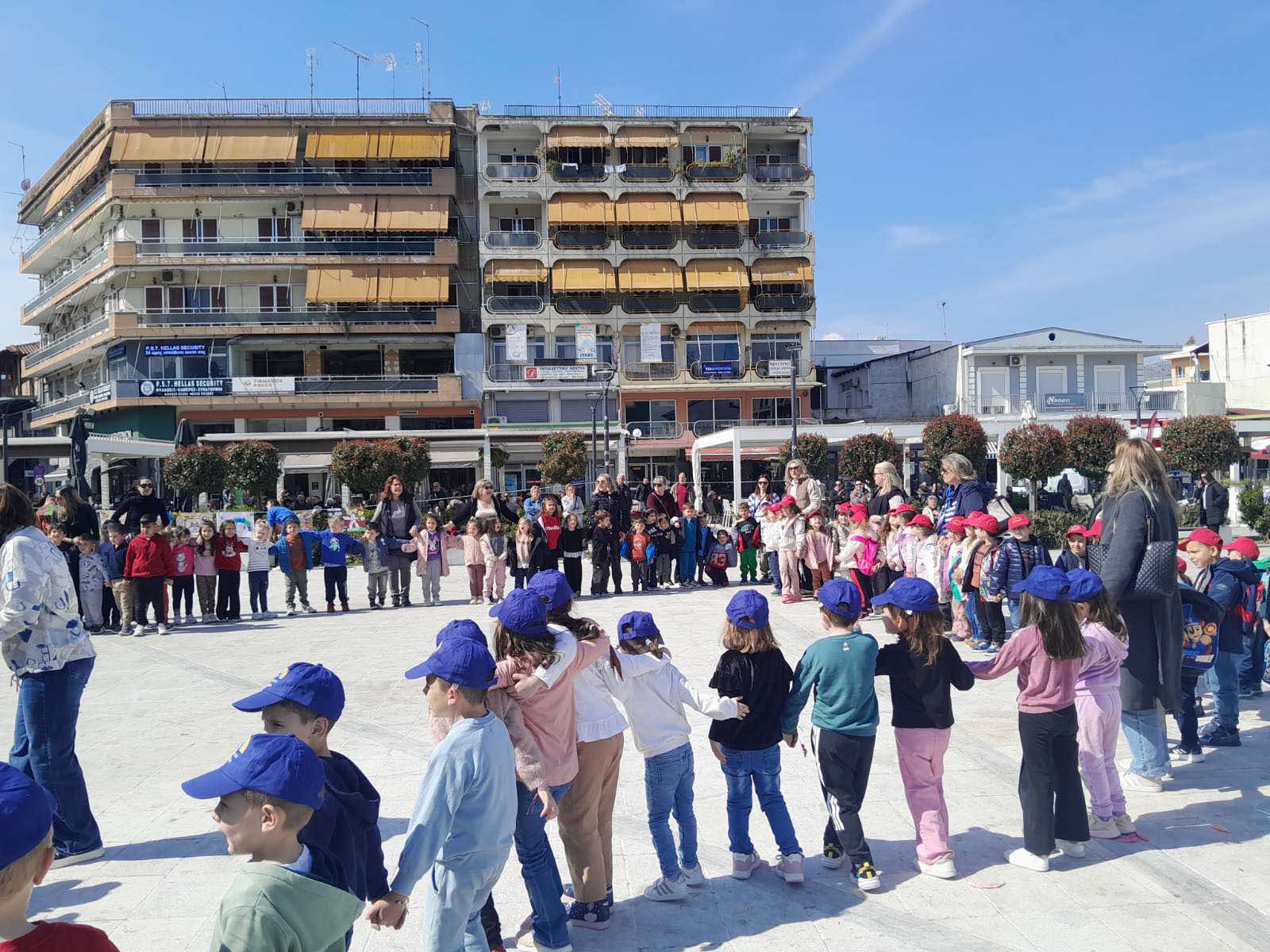 Δράση στην κεντρική πλατεία του Τυρνάβου με αφορμή την Παγκόσμια Ημέρα κατά του Σχολικού Εκφοβισμού