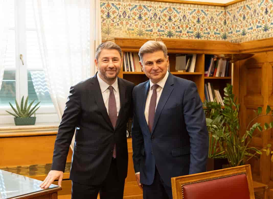 Ανδρουλάκης: Ο Νικόλας Φαραντούρης θα μας βοηθήσει στη μάχη για πολιτική αλλαγή