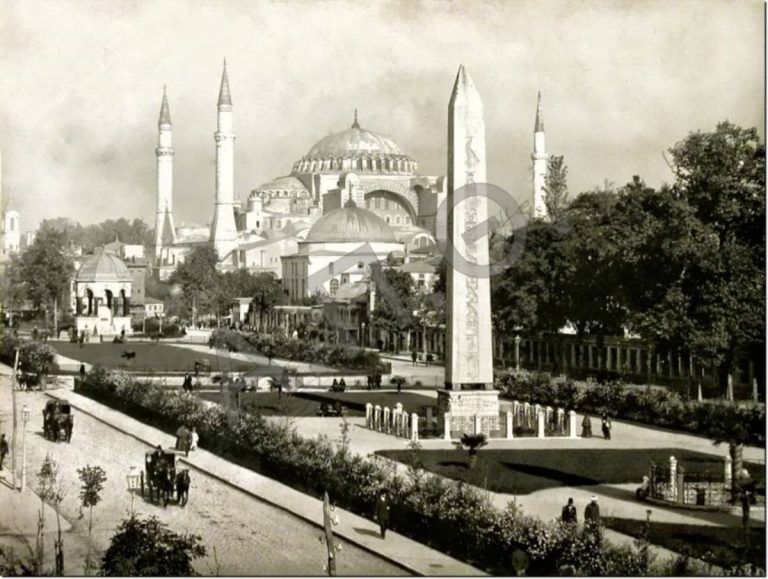 H φωτογραφική έκθεση «Η Κωνσταντινούπολη των Jean Pascal Sebah & Polycarpe Joaillier» στα Φάρσαλα