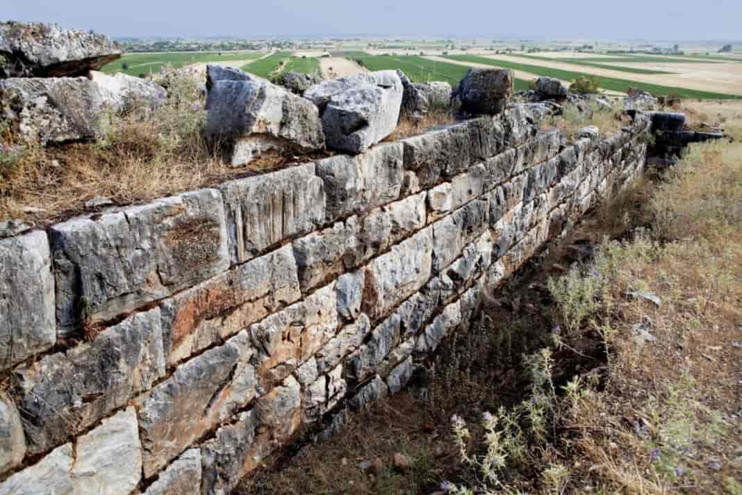 Ανάδειξη της πολιτιστικής κληρονομιάς της Θεσσαλίας - αποκαθίσταται η ακρόπολη της Αρχαίας Πέλιννας