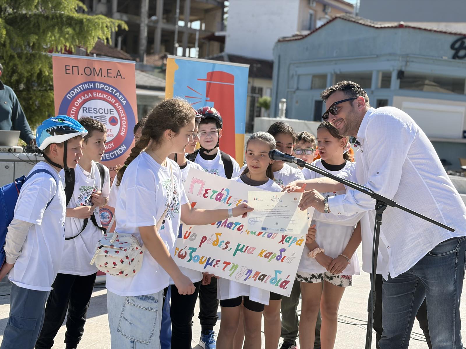 Περιβαλλοντική ποδηλατάδα και δενδροφύτευση στον Τύρναβο με τη συμμετοχή
μαθητών και φορέων