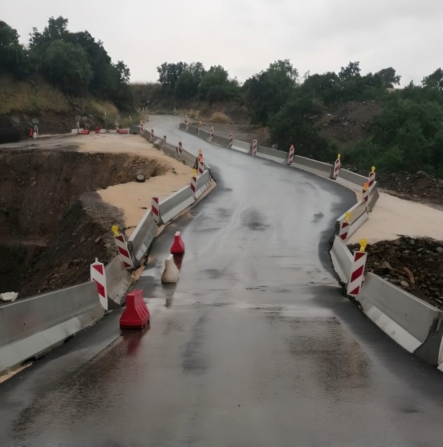 202606121932578325-892x900 Φάρσαλα: Κλειστός προσωρινά ο δρόμος προς Σκοπιά – Ζημιές στο οδικό δίκτυο από Ναρθάκι έως Σκοπιά