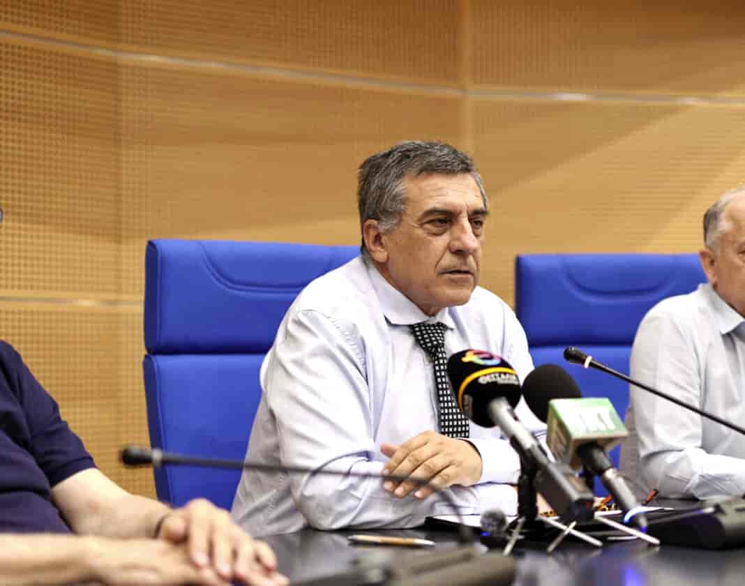 533A3499 kouretas Καταγγελία Περιφερειάρχη: Κάποιοι δεν ήθελαν ανοικτό το κολυμβητήριο του ΕΑΚΛ