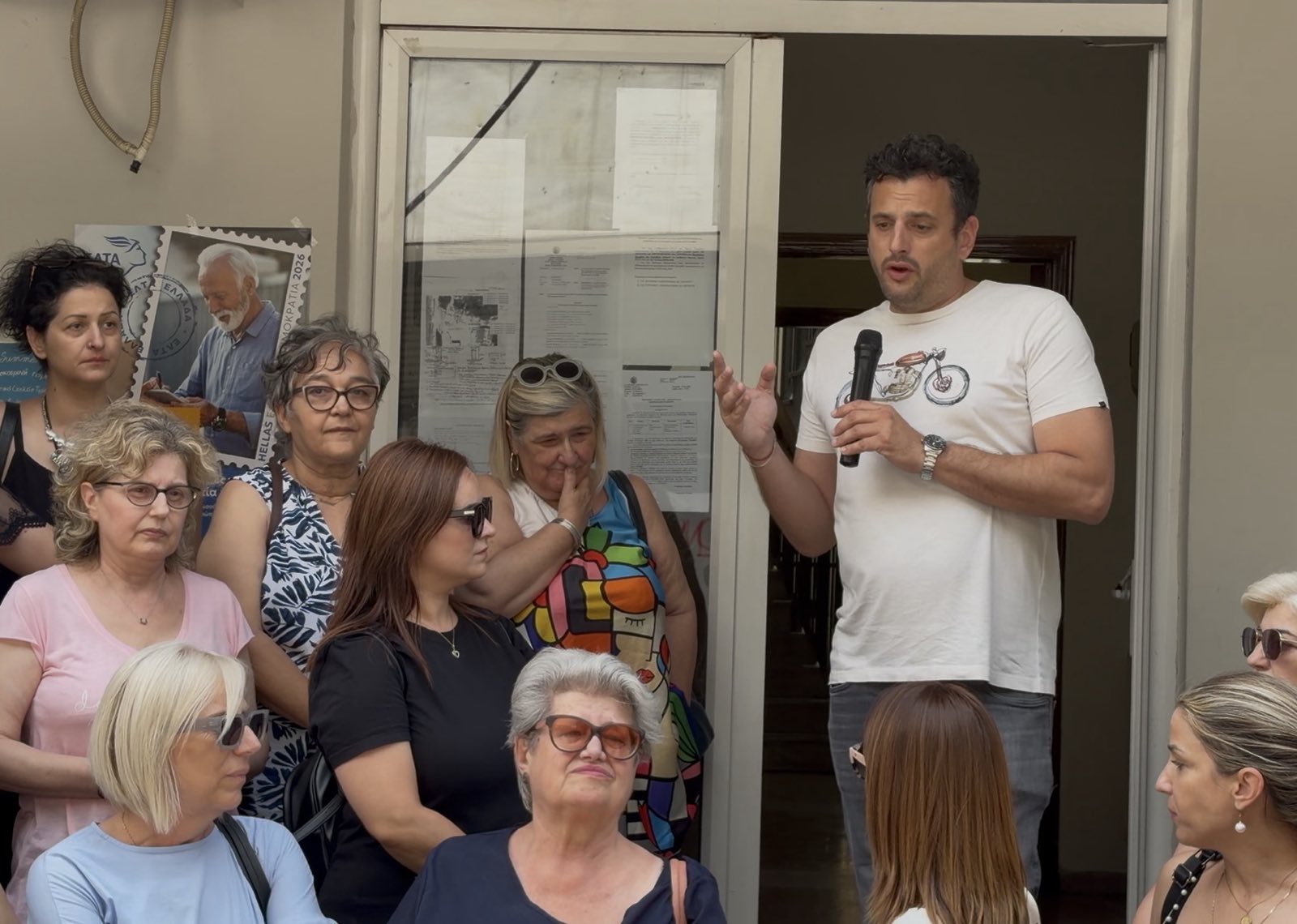 Κατάληψη σήμερα το Δημαρχείο Τυρνάβου από τους εργαζόμενους των βρεφονηπιακών σταθμών