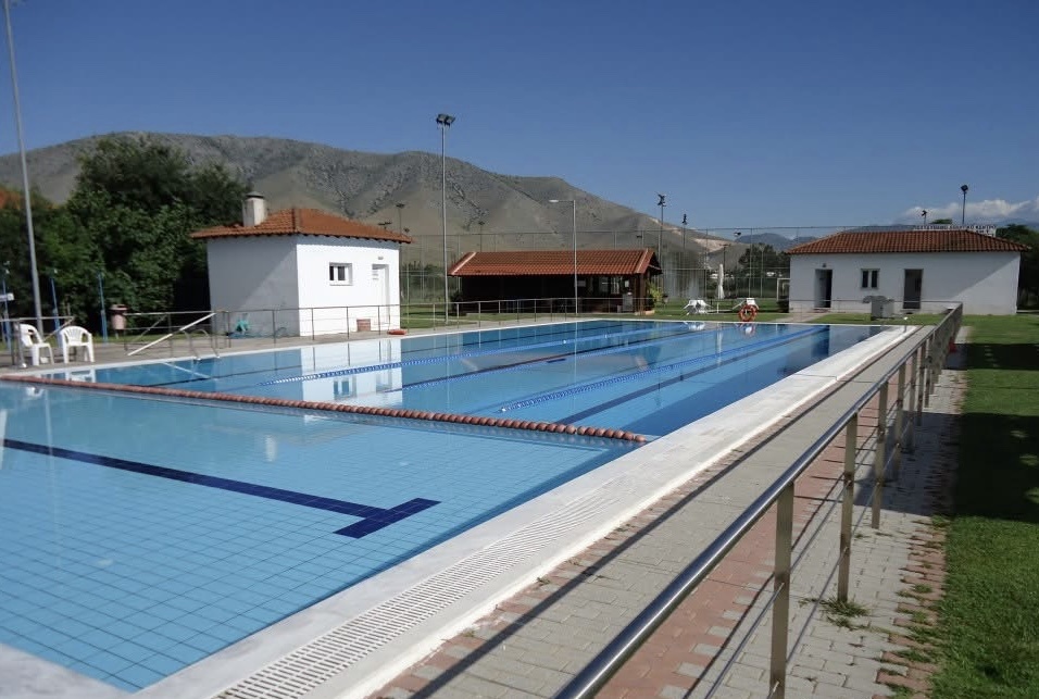 KOLUMVITIRIO TURNAVOS Ξεκινούν τα εκπαιδευτικά προγράμματα κολύμβησης για παιδιά και ενήλικες στο Πολυδύναμο Αθλητικό Κέντρο Τυρνάβου – Δωρεάν, και φέτος για όλους