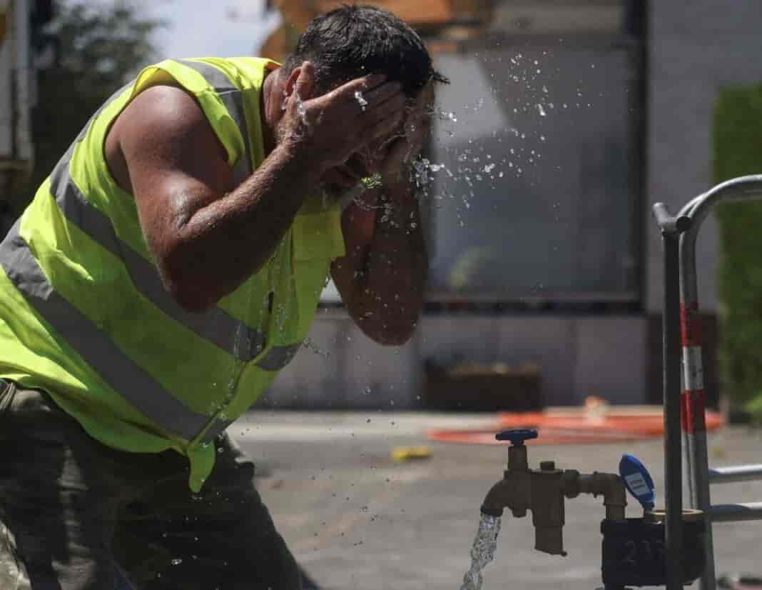 Μέτρα προστασίας των εργαζόμενων, σήμερα και αύριο στο Δήμο Τυρνάβου λόγω καύσωνα